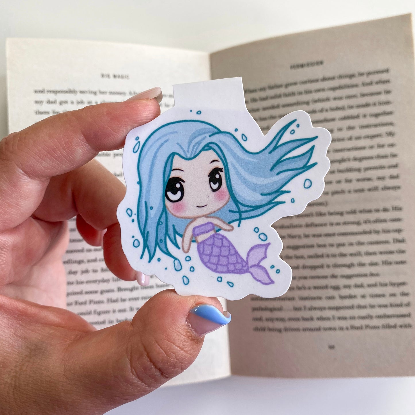 Izzy Kawaii Magnetic Bookmark