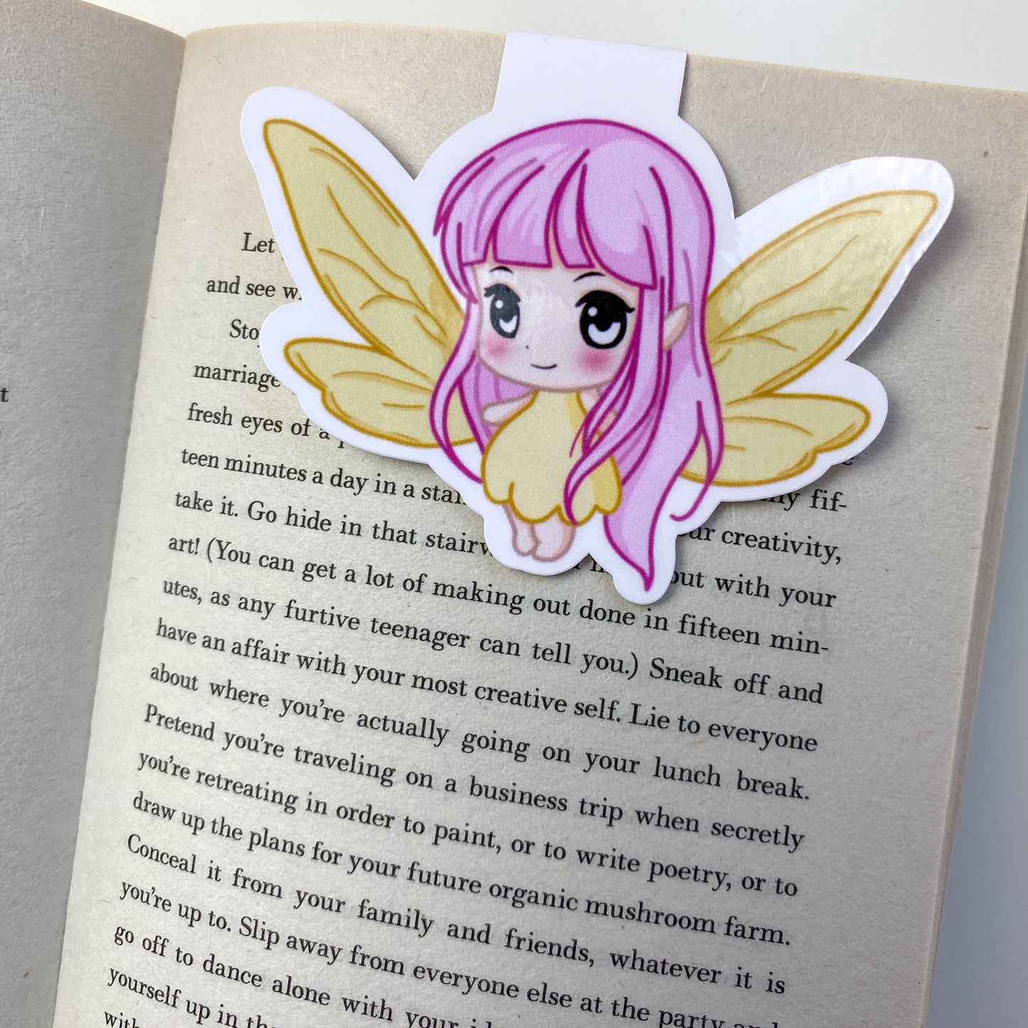 Luna Kawaii Magnetic Bookmark